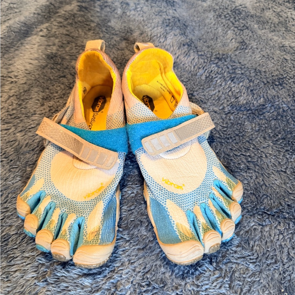 Women’s Vibram FiveFingers Blue and Yellow Toe Footwear